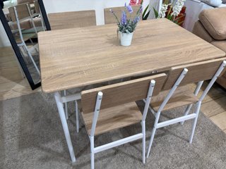 Mesa comedor con 4 sillas