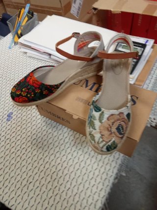 Ropa de feria multicolor