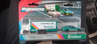 Majorette Porsche Taycan Turbo S + Porsche 934