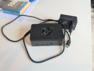 Raspberry Pi 4 Model B 2GB + SD 64GB + Caja