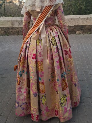 Traje de Fallera Oro y Rosa