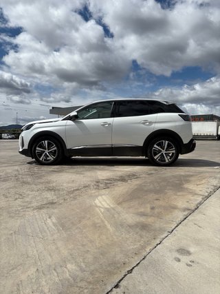Peugeot e-3008 2021