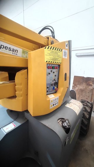 Plataforma Elevadora Articulada Diésel 12m