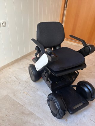 Silla ruedas eléctrica WHILL Model C2- como nueva
