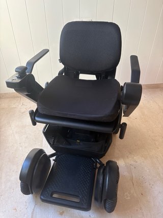 Silla ruedas eléctrica WHILL Model C2- como nueva