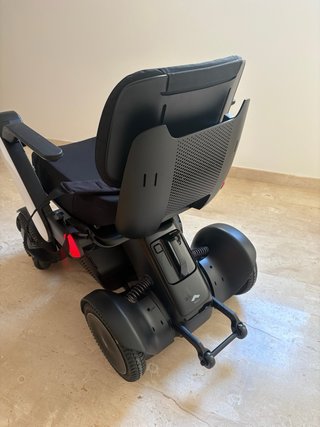 Silla ruedas eléctrica WHILL Model C2- como nueva