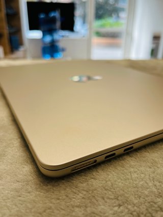 MacBook Air M2 16GB RAM 256GB SSD