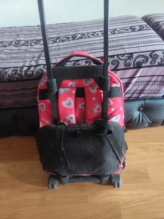Mochila escolar con ruedas y estampado