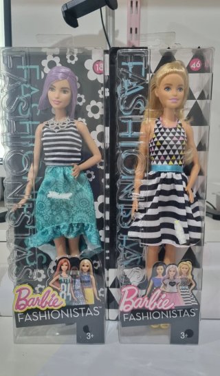 Set 2 Barbie Fashionistas