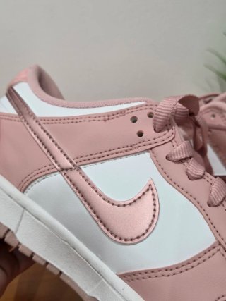 Zapatillas Nike Dunk Low Rosa y Blanco Talla 38.5