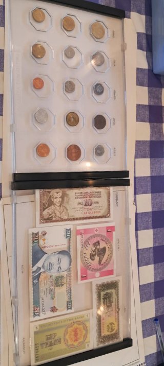 Colección completa monedas y billetes del mundo.