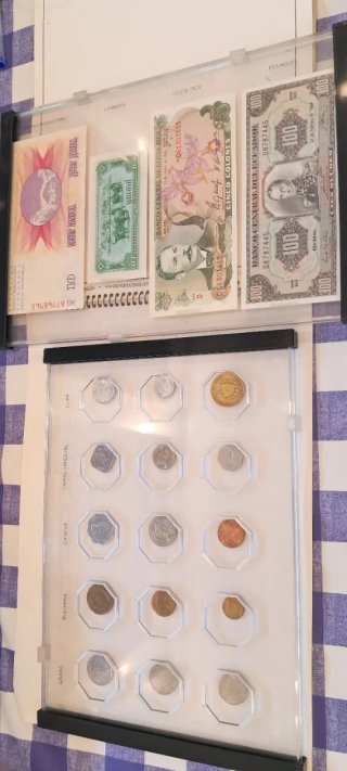 Colección completa monedas y billetes del mundo.