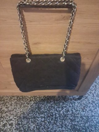 Bolso Valentino Negro Acolchado Cadena