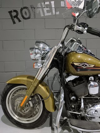 Harley Davidson Fat Boy Dorada