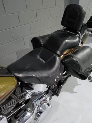 Harley Davidson Fat Boy Dorada