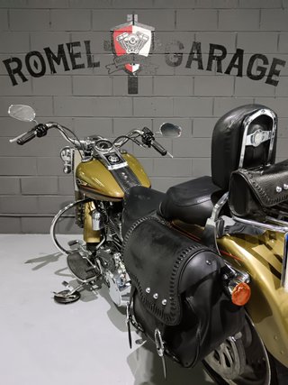 Harley Davidson Fat Boy Dorada