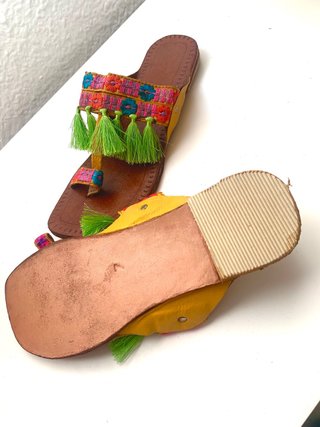 Sandalias hechas a mano sin estrenar