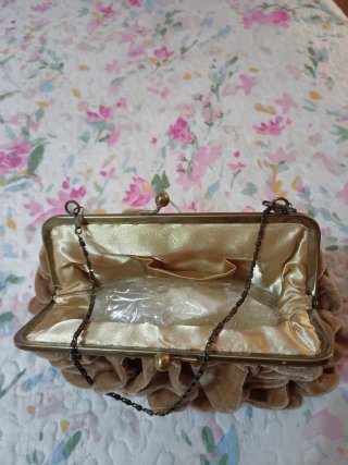 Bolso de ceremonia marrón con cadena