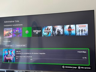 Xbox One S Bianca + FIFA 19 + Controller di gioco