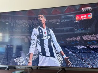Xbox One S Bianca + FIFA 19 + Controller di gioco