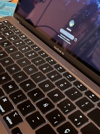 OCASION!! MacBook Air 13 M1 8GB RAM 240GB SSD