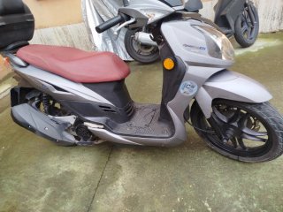 Scooter 125cc Plata y Rojo