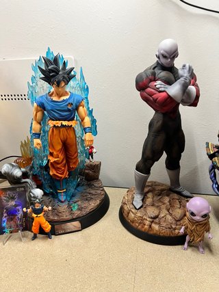 Goku Ultra Istinto Figure