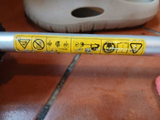 Desbrozadora para reparar.