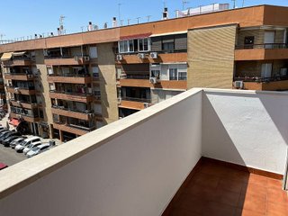 Piso en alquiler en La Calzada en Sevilla