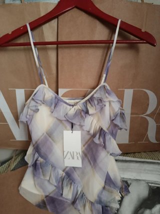 Top Zara volantes cuadros morado y blanco