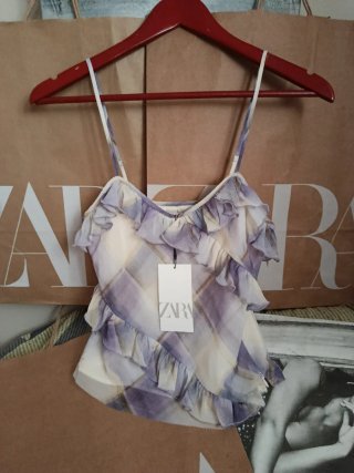 Top Zara volantes cuadros morado y blanco
