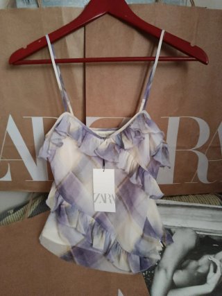Top Zara volantes cuadros morado y blanco