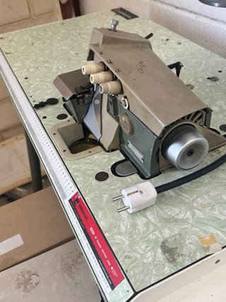 Máquina de coser industrial Rimoldi