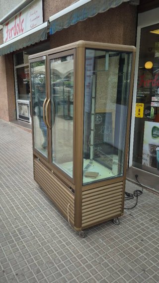 Vitrina refrigerada dorada