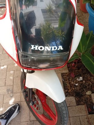 Honda NSR Roja - Moto Deportiva Manual
