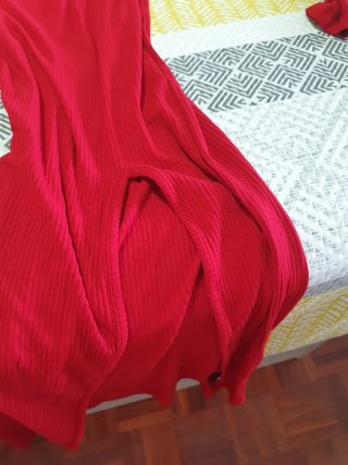 Vestido largo rojo con abertura