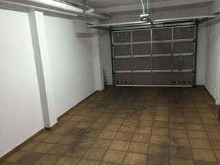 Unifamiliar de dos plantas con garaje