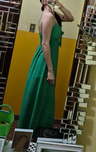 Vestido largo verde esmeralda con abertura