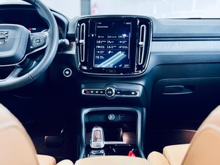 Volvo XC40 INSCRIPTION T5 262CV muy equipado