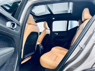 Volvo XC40 INSCRIPTION T5 262CV muy equipado