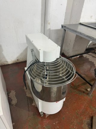 Amasadora Profesional Blanca
