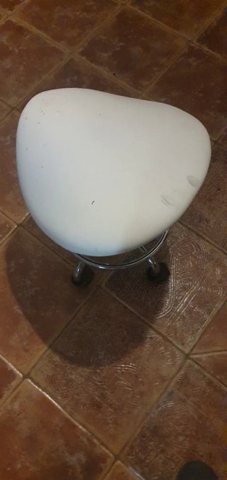 Sillín ergonómico con ruedas