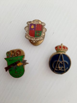 Lote insignias antiguas
