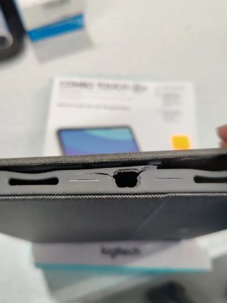 Tastiere Logitech grigio con trackpad