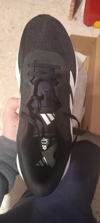 Zapatillas Adidas Negras y Blancas