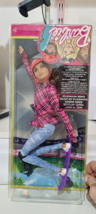 Barbie Made to Move con Skate