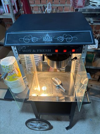 Maquina palomitas negra royal catering con carro