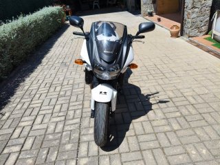 Kawasaki Naked Blanca y Negra