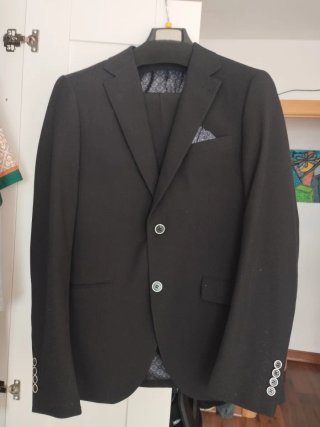 Traje de graduación negro Talla M