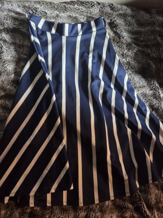 Falda midi rayas azul y blanco